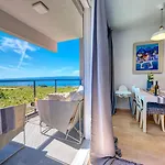 Luxury Seaside By Litto شقة سبليت